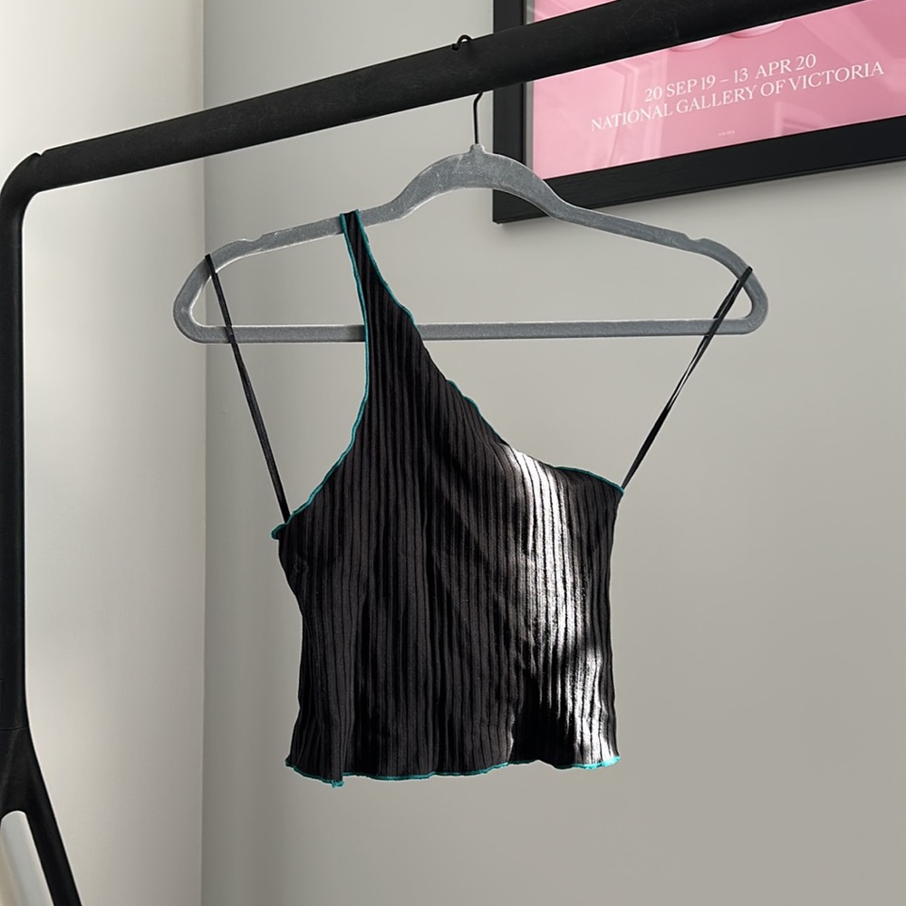 Urban Outfitters Silence + Noise Raquel One Shoulder Black Green Crop Small